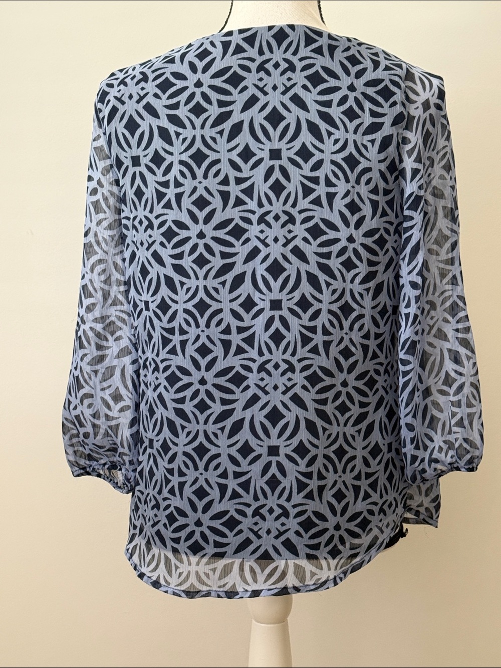 Croft & Barrow Women’s Navy Blue Patterned Chiffon Blouse - Picture 4 of 10